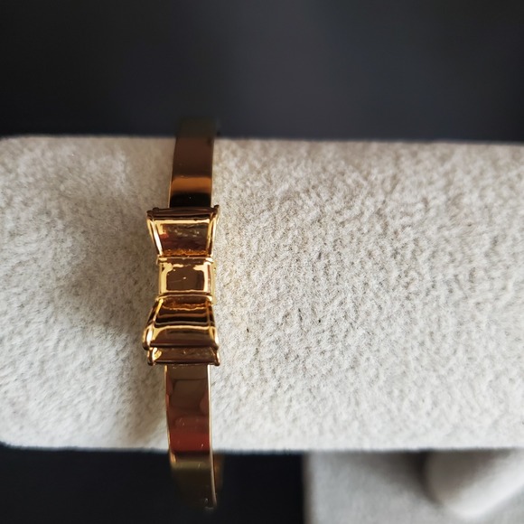 Kate Spade New York TAKE A BOW Gold Plated Bangle Bracelet Casual Everyday - Picture 5 of 7